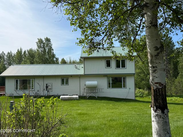 9810 N Runyon Circle, Palmer, AK 99645