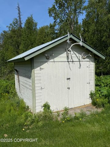 9810 N Runyon Circle, Palmer, AK 99645