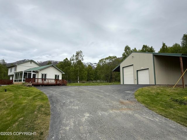 9810 N Runyon Circle, Palmer, AK 99645