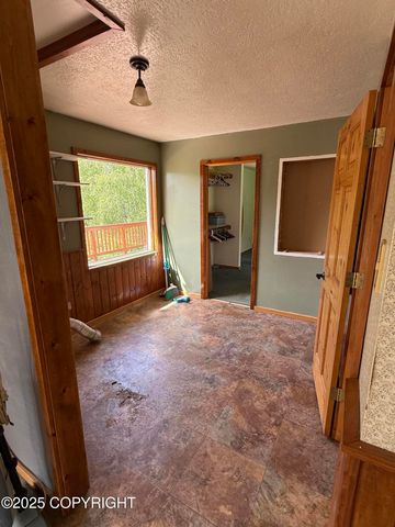 9810 N Runyon Circle, Palmer, AK 99645