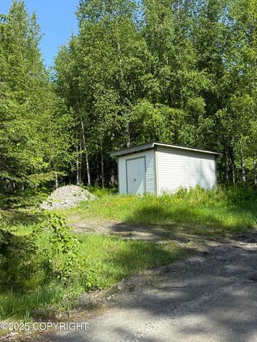 9810 N Runyon Circle, Palmer, AK 99645