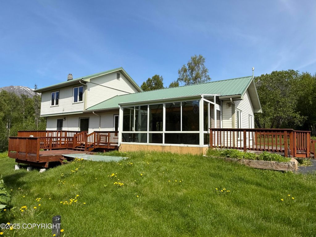 9810 N Runyon Circle, Palmer, AK 99645