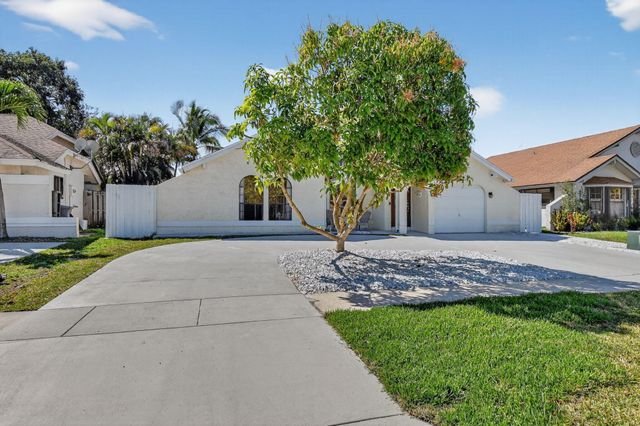 22732 Pickerel Circle, Boca Raton, FL 33428