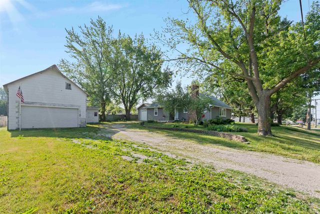 2094 Jamestown Ave, Independence, IA 50644