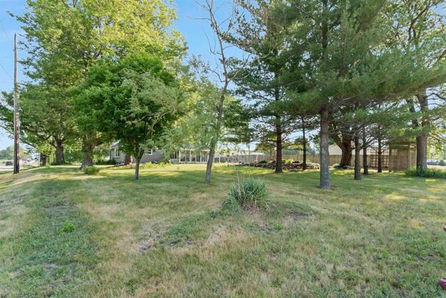 2094 Jamestown Ave, Independence, IA 50644