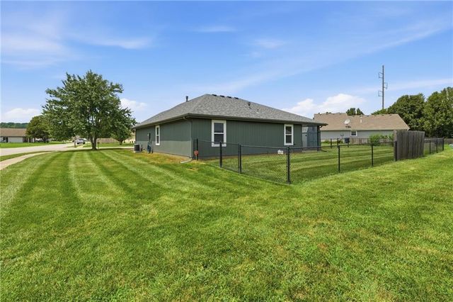 103 SW Blue Branch Circle, Grain Valley, MO 64029