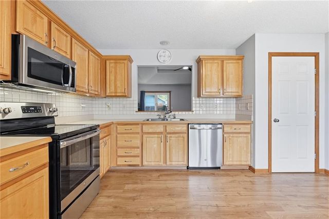 103 SW Blue Branch Circle, Grain Valley, MO 64029