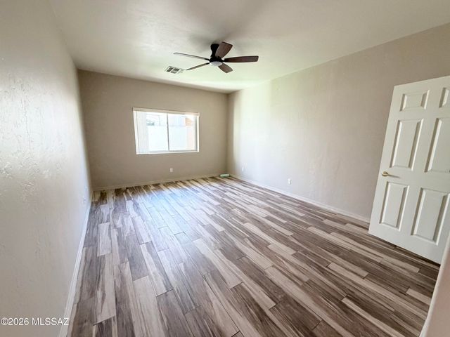 2833 S Full Moon Drive, Tucson, AZ 85713