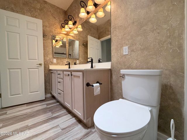 2833 S Full Moon Drive, Tucson, AZ 85713