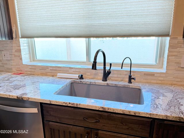 2833 S Full Moon Drive, Tucson, AZ 85713