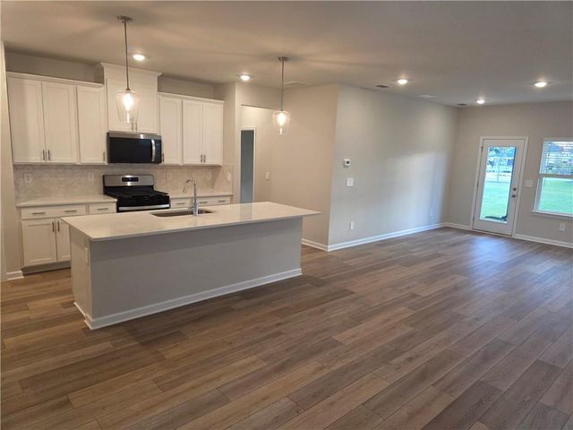 2253 Martin Springs Bend, Lawrenceville, GA 30045