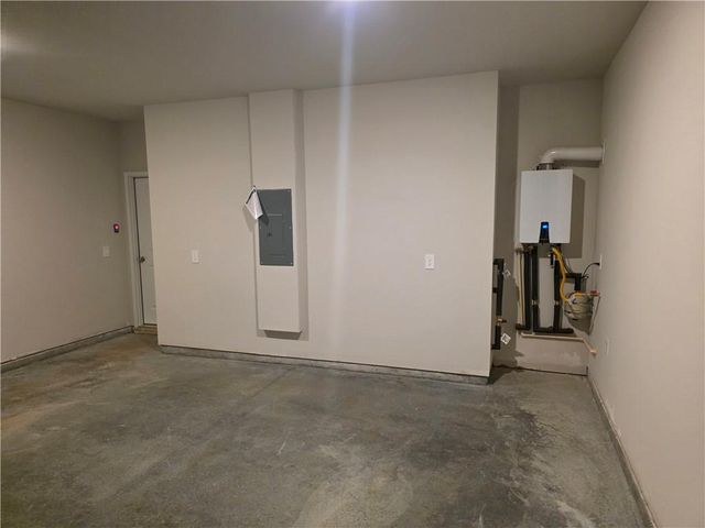 2253 Martin Springs Bend, Lawrenceville, GA 30045