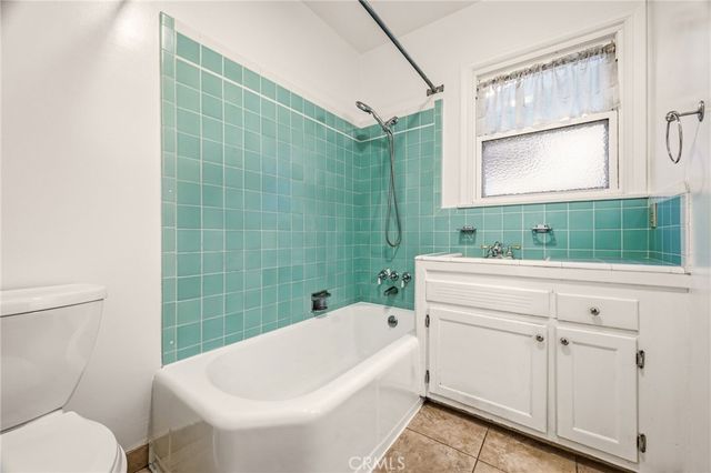 6928 Vanscoy, North Hollywood, CA 91605