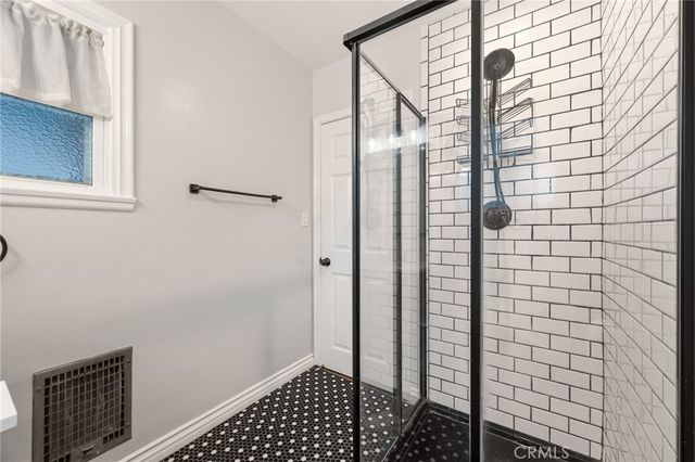 6928 Vanscoy, North Hollywood, CA 91605