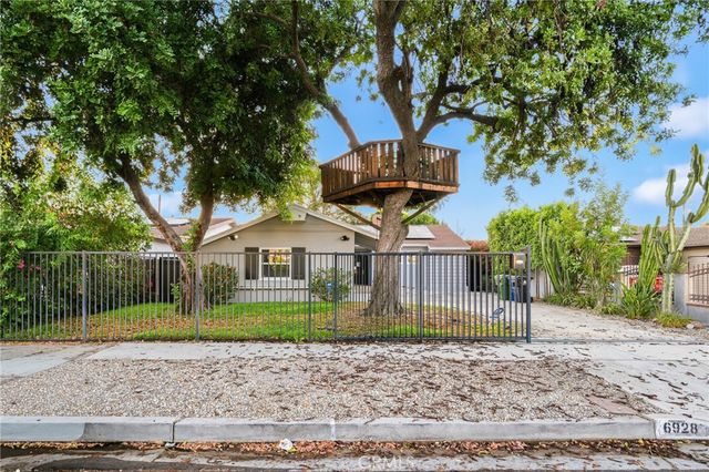 6928 Vanscoy, North Hollywood, CA 91605