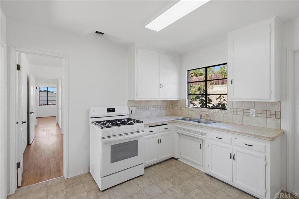 5536 Timothy Dr, San Diego, CA 92105 — photo 4