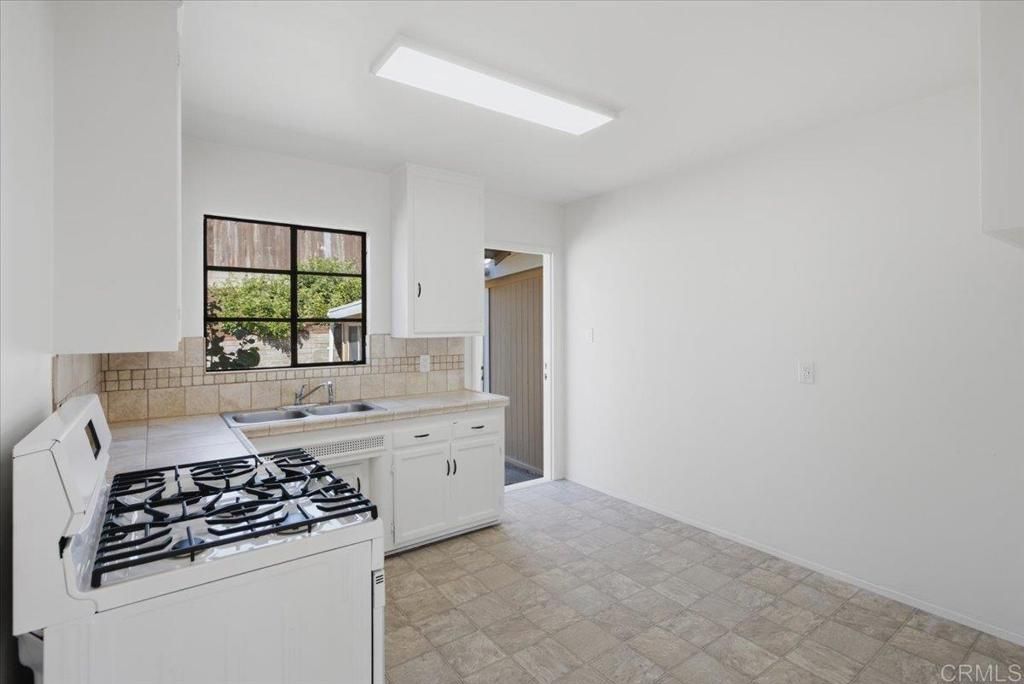 5536 Timothy Dr, San Diego, CA 92105 — photo 5