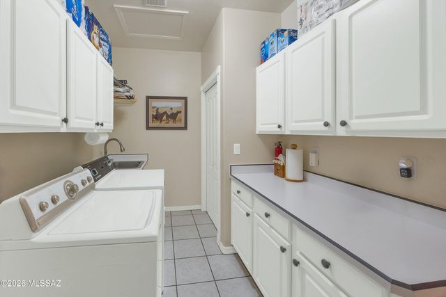 7400 E Pipe Springs Place, Tucson, AZ 85750