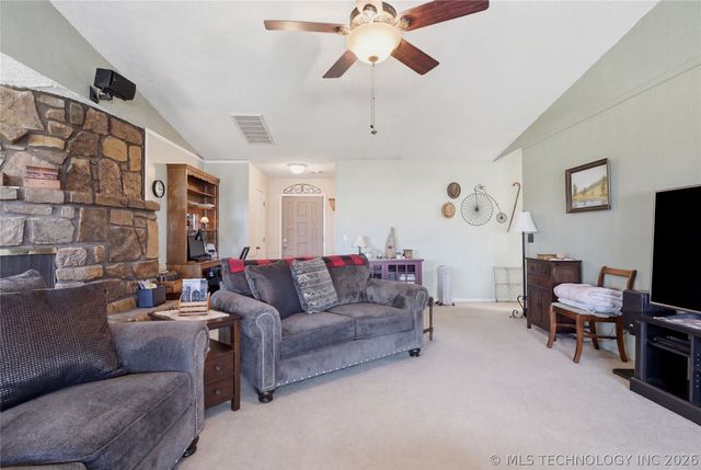 2708 E Dallas Street, Broken Arrow, OK 74014