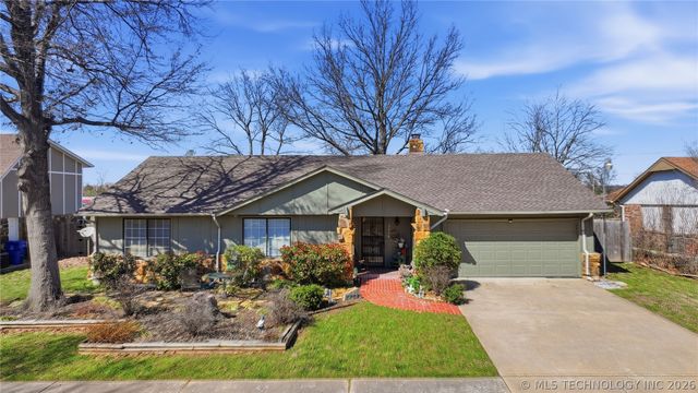 2708 E Dallas Street, Broken Arrow, OK 74014
