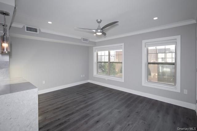 100 Glen Street N2216, Glen Cove, NY 11542