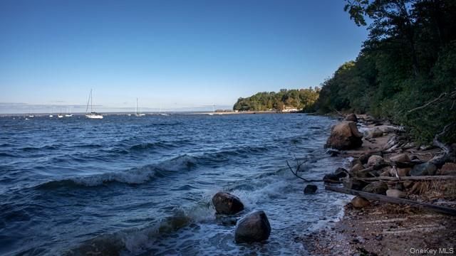 100 Glen Street N2216, Glen Cove, NY 11542