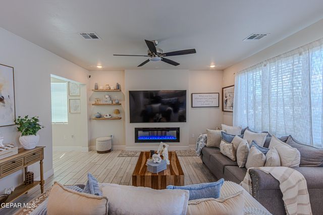 14529 JOHN MCNEELY Avenue, El Paso, TX 79938