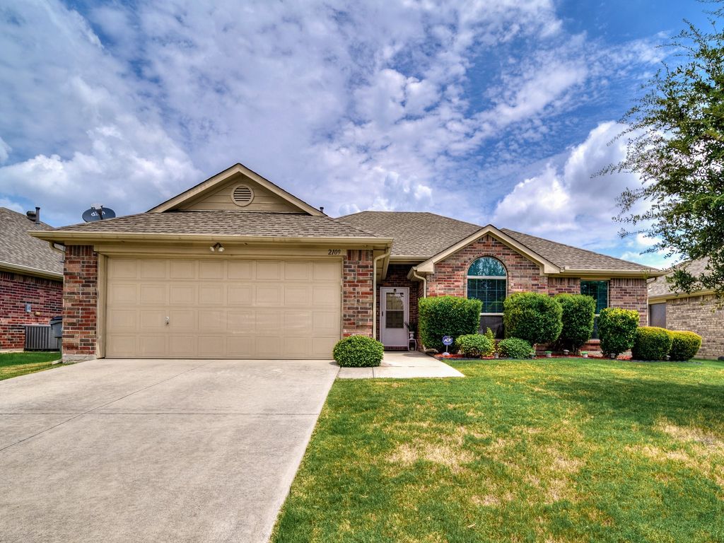 2109 Shady Bend Circle, Little Elm, TX 75068