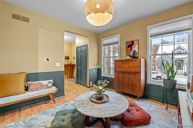 43107 Emerson Way, Novi, MI 48377