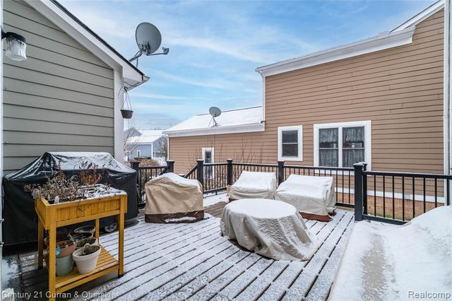 43107 Emerson Way, Novi, MI 48377