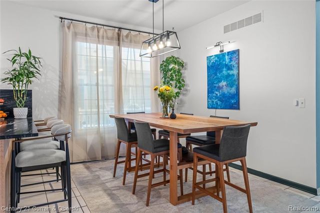 43107 Emerson Way, Novi, MI 48377