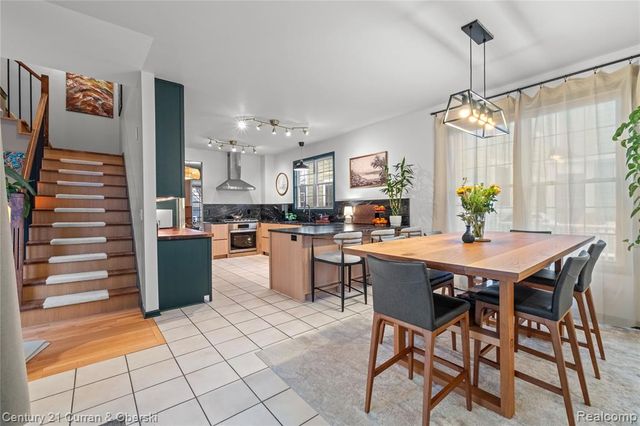 43107 Emerson Way, Novi, MI 48377