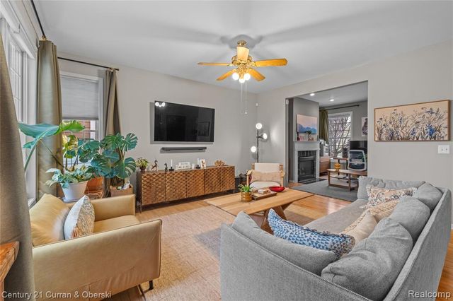 43107 Emerson Way, Novi, MI 48377