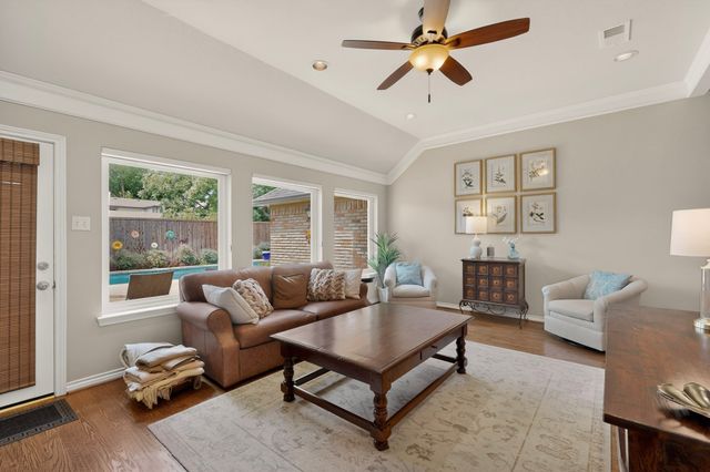 6917 Truxton Drive, Dallas, TX 75231