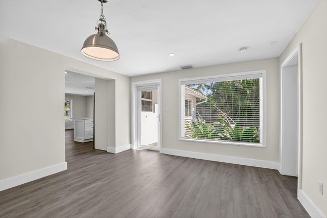 954 SE 7th St, Deerfield Beach, FL 33441