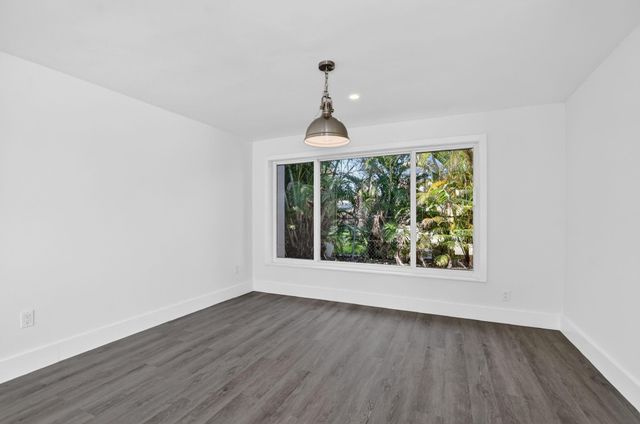 954 SE 7th St, Deerfield Beach, FL 33441