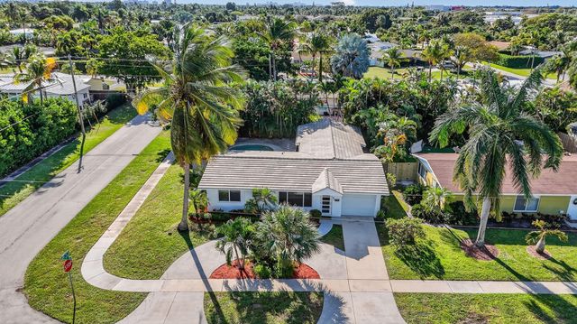 954 SE 7th St, Deerfield Beach, FL 33441