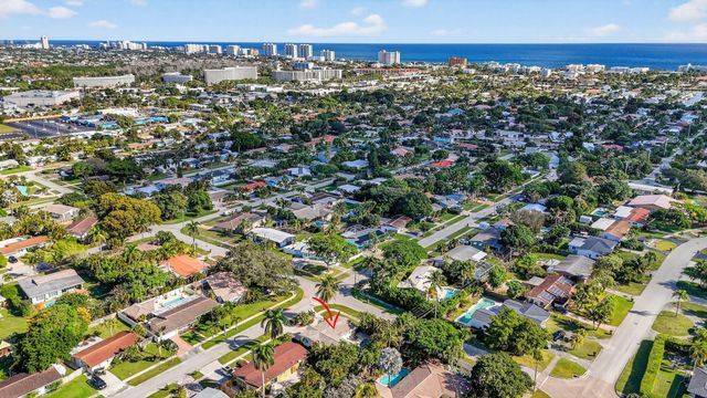 954 SE 7th St, Deerfield Beach, FL 33441
