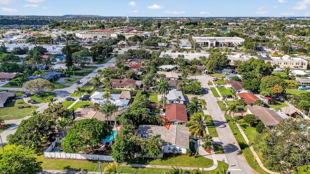 954 SE 7th St, Deerfield Beach, FL 33441