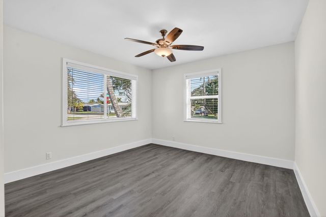 954 SE 7th St, Deerfield Beach, FL 33441