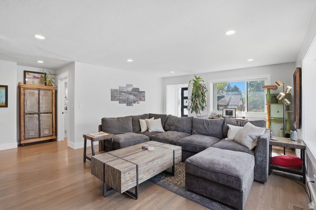 3657 S 2455 E, Salt Lake City, UT 84109