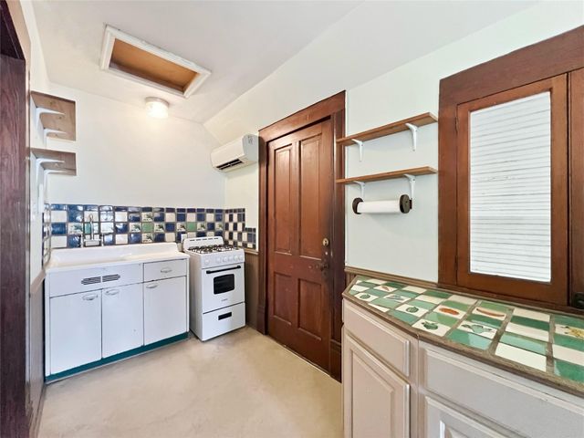 1010 Willow ST B, Austin, TX 78702