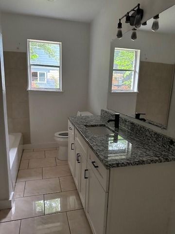 910 Oak Street, Houston, TX 77018