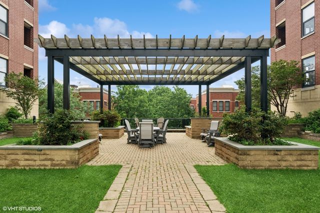 811 W 15th Place 513, Chicago, IL 60608