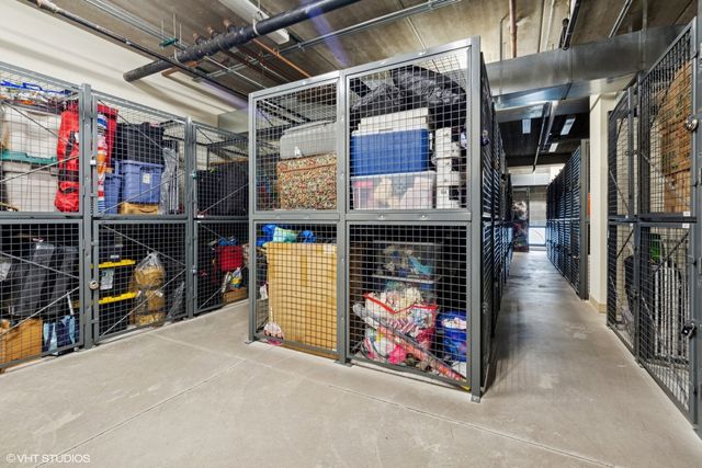 811 W 15th Place 513, Chicago, IL 60608