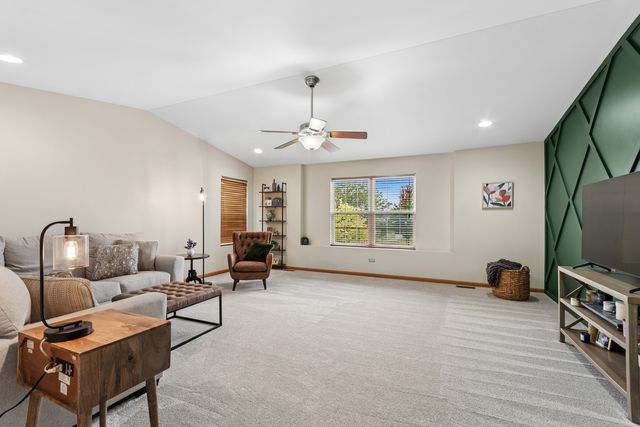 1242 Courtland Circle, Plainfield, IL 60586