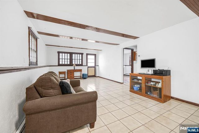 609 Monroe Avenue, Twp Of Washington, NJ 07676