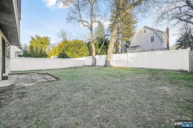 609 Monroe Avenue, Twp Of Washington, NJ 07676