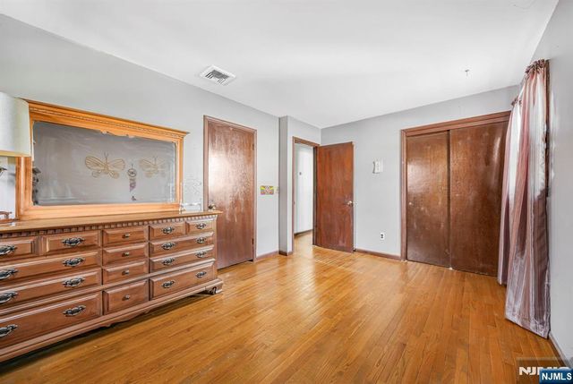 609 Monroe Avenue, Twp Of Washington, NJ 07676