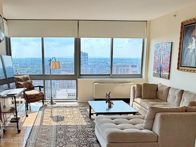 1 Spring Street 2204, New Brunswick, NJ 08901